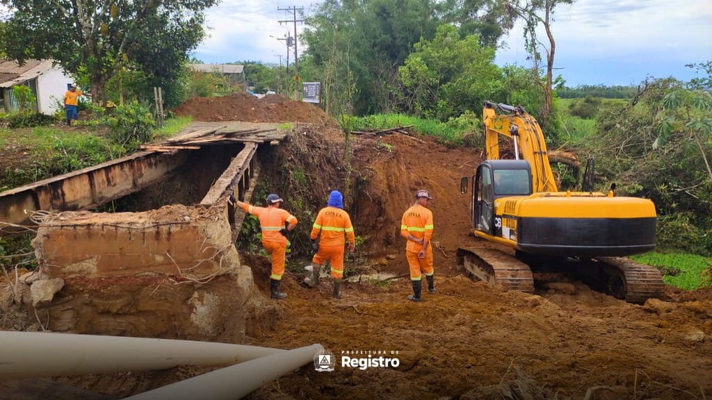 Prefeitura de Registro substitui ponte de madeira por travessia em aduelas no Jurumirim